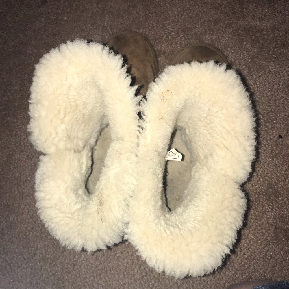 Bailey Button Uggs - image 3